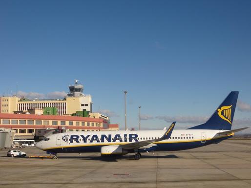 Ryanair menține purtarea măștii pe 15 dintre rutele sale europene