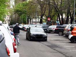 Polițiștii locali amendează, parcagiii nu plătesc. Bucureștenii care controlează locurile de parcare au primit în acest an 1400 de amenzi în valoare de 360.600 de lei. ”Executorul judecătoresc nu are ce executa"