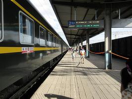 China va electrifica în trei ani 1.130 km din prima cale ferată către Tibet