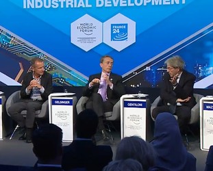 DAVOS - Herbert Diess, CEO Volkswagen vede o revenire a producției auto în acest an