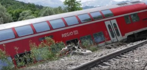 VIDEO Cel puțin trei morți într-un accident de tren din Germania