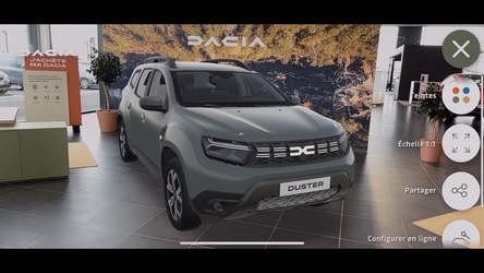 FOTO Realitate augmentată pentru mașinile Dacia, plus echipamente în premieră pe Duster: oglinzi electrice și senzori de ploaie