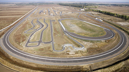 VIDEO Stellantis investește peste 30 de milioane de euro în două centre de testare precum cel al Renault de la Titu, din România