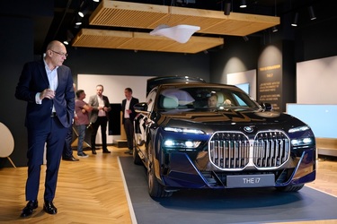 FOTO Românii au făcut primele comenzi pentru noul BMW i7, care costă 130.000 de euro