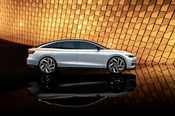 FOTO Volkswagen a dezvăluit cum va arăta înlocuitorul lui Passat, modelul electric ID.7