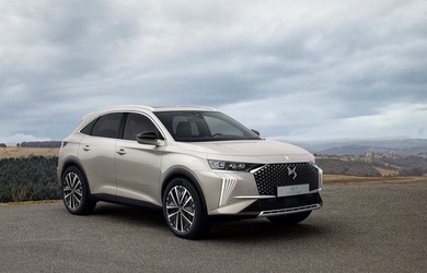 FOTO DS7, un facelift mare cât un model nou, cu noi motoare plug-in și un singur propulsor cu combustie