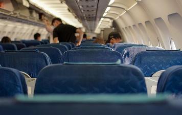 ULTIMA ORĂ Prima companie aeriană care se prăbușește sub greve și anulări