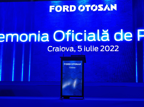 VIDEO & GALERIE FOTO Ford a predat oficial uzina de la Craiova turcilor de la Otosan. Nicolae Ciucă, prezent la ceremonie, a anunțat că va construi 18.000 de stații de încărcare