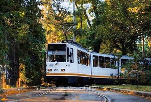 Primăria București scoate la licitație studii de fezabilitate pentru 15 kilometri de noi linii de tramvai, inclusiv în Piața Unirii