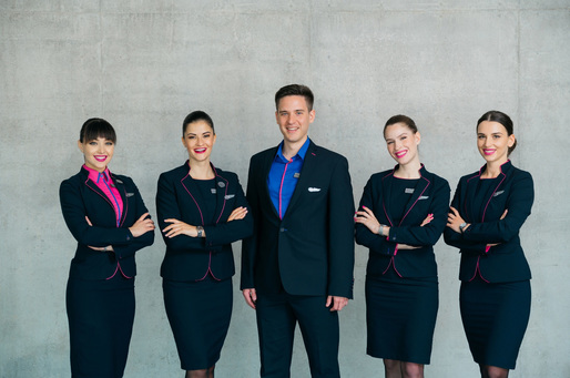 Wizz Air angajează în România 100 de însoțitori de zbor și prezintă salariile.19% din tot personalul companiei a fost concediat în perioada pandemică. ”O parte dintre anulări nu au avut loc din cauză că nu aveam personal de bord."
