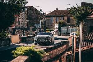 FOTO & VIDEO Imagini cu primul Rolls Royce electric camuflat