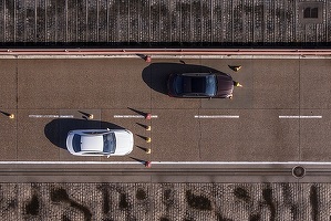 FOTO Mercedes-Benz, afectată de mafia pieselor contrafăcute. „Industria falsurilor are profituri mai mari decât traficanții de droguri”