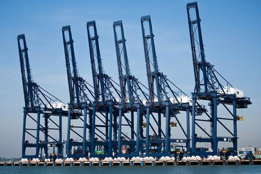 Principalul port britanic de mărfuri intră într-o grevă de opt zile, pentru prima oară din 1989