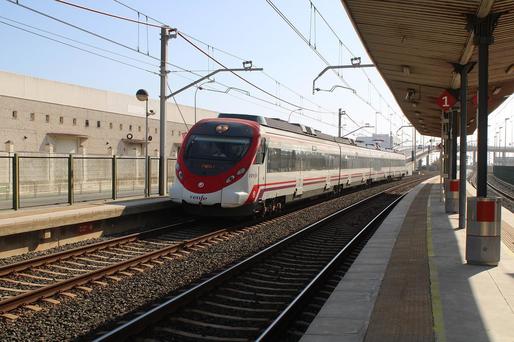 Guvernul spaniol luptă împotriva inflației cu un milion de abonamente gratuite pentru călătoriile cu trenul