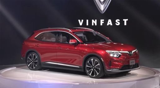 Noua marcă electrică VinFast, care oferă bateria cu abonament, a livrat primele 100 de mașini clienților