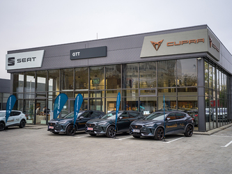 CUPRA lansează ȋn România primul showroom CUPRA Garage, la București
