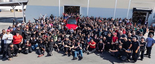 FOTO Tesla lansează noi angajări în România
