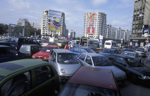 Parcul auto al României a ajuns pentru prima dată în istorie la 10 milioane vehicule. Dacia și VW, în premieră la egalitate după 33 de ani de la Revoluție. Logan și Golf, mașinile preferate ale românilor
