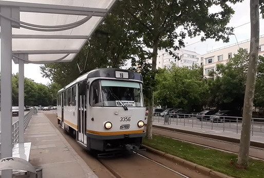 VIDEO STB nu mai retrage din circulație tramvaiele Tatra, vechi de aproape 50 ani, ci le modernizează