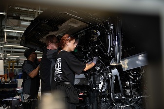 Daimler Truck caută 2.800 de angajați temporari, pentru următoarele șase luni