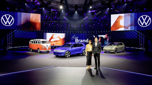 VW adună 13.000 de dealeri din 60 de țări în Germania, pentru a le prezenta strategia „Love Brand” și viitoarele modele secrete