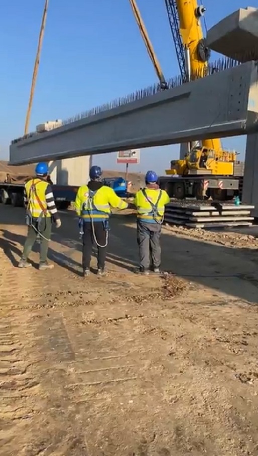 FOTO Grindeanu: Primii 33 de km din A0 Sud vor fi dați în trafic în 2023!  Au fost lansate lucrările la ultimele grinzi pe unul dintre cele mai mari noduri rutiere construite până acum în România - VIDEO