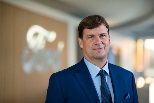 Jim Farley, șeful Ford, despre tăierile de prețuri de la Tesla: Concurența în creștere și gama învechită