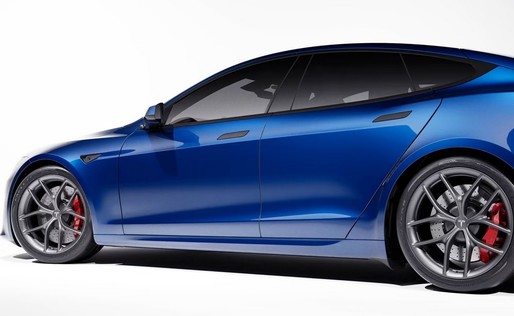 Tesla caută surse de bani: proprietarii Model S pot cumpăra cu 15.000 de dolari pachetul Track Package, care crește viteza mașinii la 320 km/h