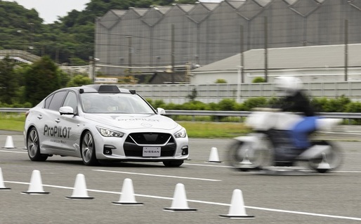 VIDEO Nissan testează un nou sistem de siguranță: evitarea impactului în intersecții