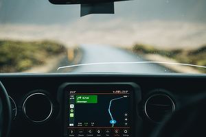 7 criterii după care alegi un sistem de navigație auto