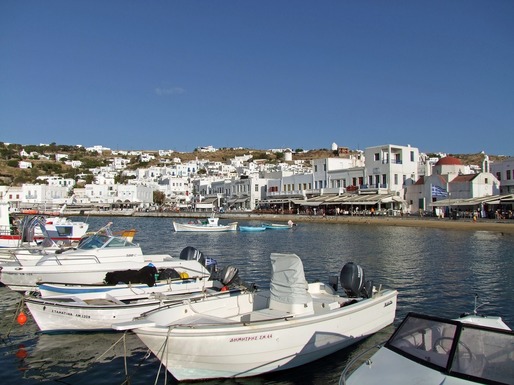 Uber a lansat serviciul Uber Boat în insula greacă Mykonos, răspuns la afluxul de turiști americani