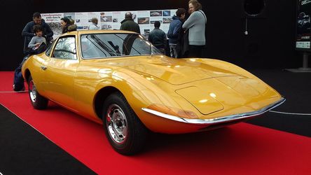 FOTO Noul Opel Experimental, un concept-car pregătit de germani pentru salonul din Munchen