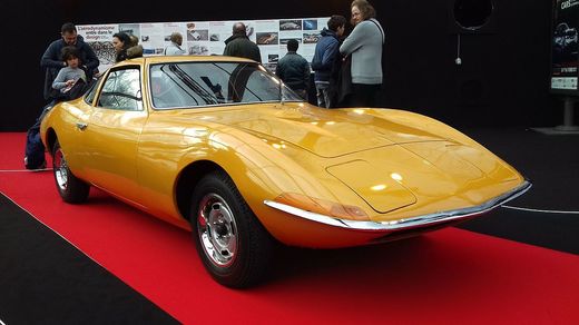 FOTO Noul Opel Experimental, un concept-car pregătit de germani pentru salonul din Munchen