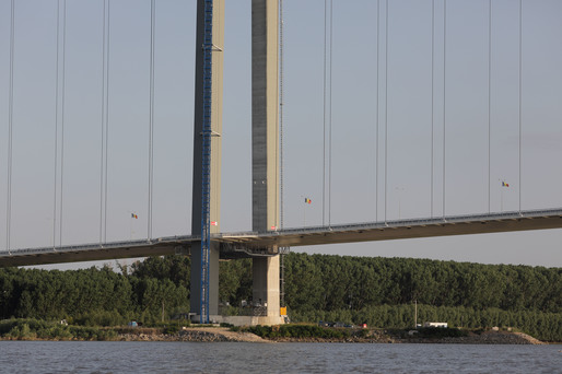 Podul peste Dunăre de la Brăila, tranzitat în prima săptămână de la inaugurare de aproximativ 50.000 de autovehicule