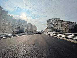 FOTO Au început primele probe la Pasajul Doamna Ghica. Opt autoutilitare de mare tonaj  urcate în diferite puncte