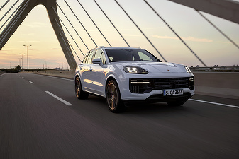 FOTO Porsche a prezentat în premieră „cel mai puternic Cayenne”