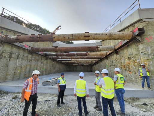 VIDEO&FOTO Cum arată acum lucrările la primul mare tunel de pe o autostradă din România. PORR a adus 60 de specialiști din Austria