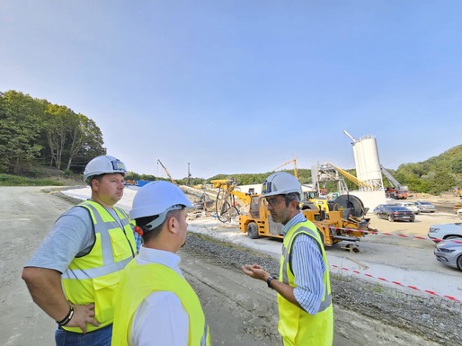 VIDEO&FOTO Cum arată acum lucrările la primul mare tunel de pe o autostradă din România. PORR a adus 60 de specialiști din Austria