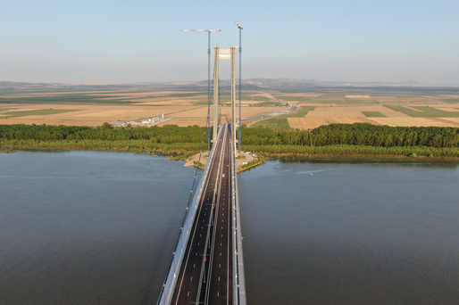 A fost finalizată verificarea șuruburilor parapetului de siguranță de pe podul suspendat peste Dunăre de la Brăila. Care sunt rezultatele