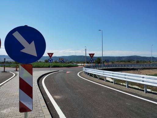 FOTO Circulația pe tronsonul de nord al centurii Aleșd a fost deschisă. "Pe celălalt tronson, din cauza litigiilor nu putem derula lucrările în condiții normale."