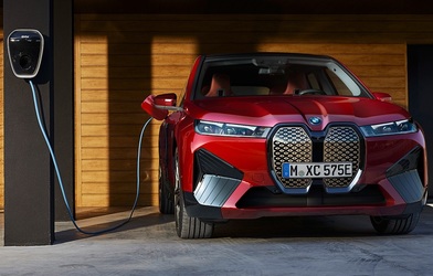 BMW, Ford și Honda vor să creeze o platformă unică pentru transformarea mașinilor electrice în prosumatori