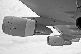O companie britanică a vândut mii de piese pentru motoare de avioane fără a fi verificate, cu documente false
