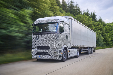 Ultimul test înainte de lansare: Mercedes eActros 600 a parcurs prin Alpi peste 500 km, cu o singură încărcare