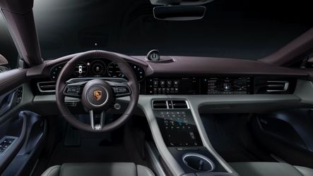 FOTO Porsche numește în poziția de șef al noii divizii de software fostul CTO al Mercedes-Benz și vicepreședinte al BMW