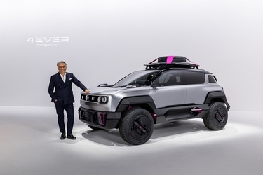 Renault va prezenta un nou model electric, "Legend". Așteptări ca "numele real" să fie dezvăluit mai târziu astăzi