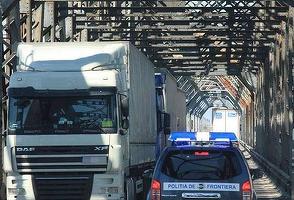 Penuria de șoferi de camion se agravează 