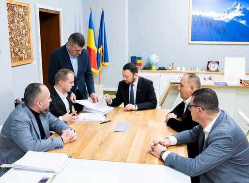 A fost semnat Acordul de mediu pentru Autostrada Pașcani-Suceava. Fechet: Mai adăugăm o bornă la autostrada A7, un important proiect de infrastructură rutieră din România. Precizările Agenției de Protecția Mediului