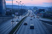 Creșterea vânzărilor de mașini noi în UE va încetini în 2024, dar se va majora semnificativ ponderea vehiculelor electrice 