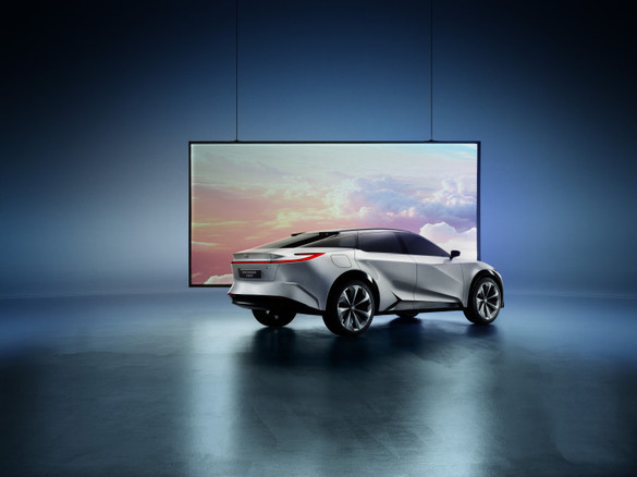 FOTO Toyota a prezentat în Europa cele mai noi concepte electrice