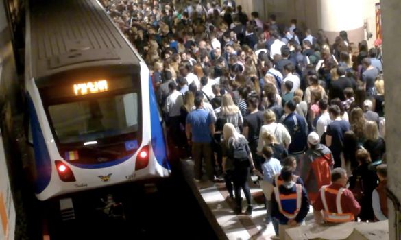FOTO Cea mai aglomerată linie de metrou, a corporatiștilor, va intra în modernizare 